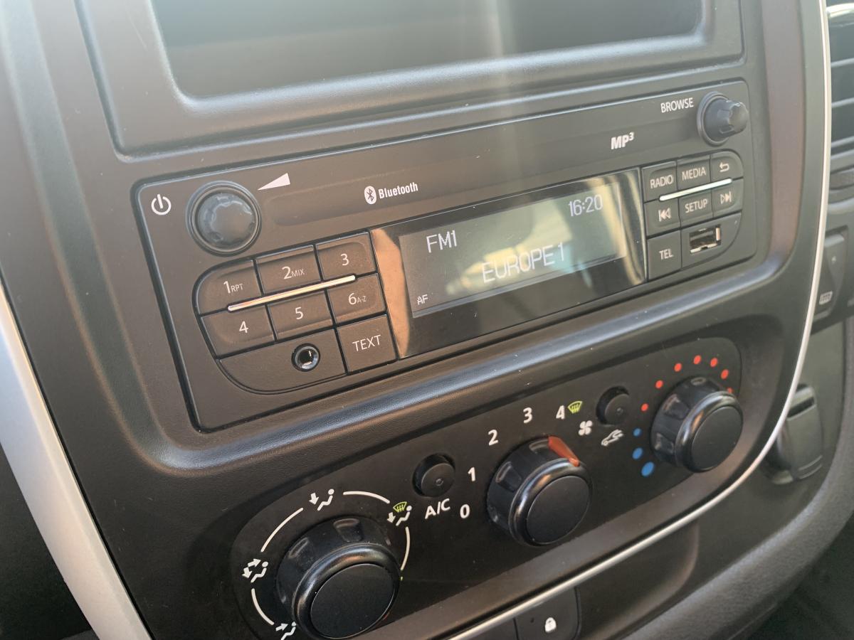 Autoradio Renault trafic 3 neuf d origine usb Bluetooth